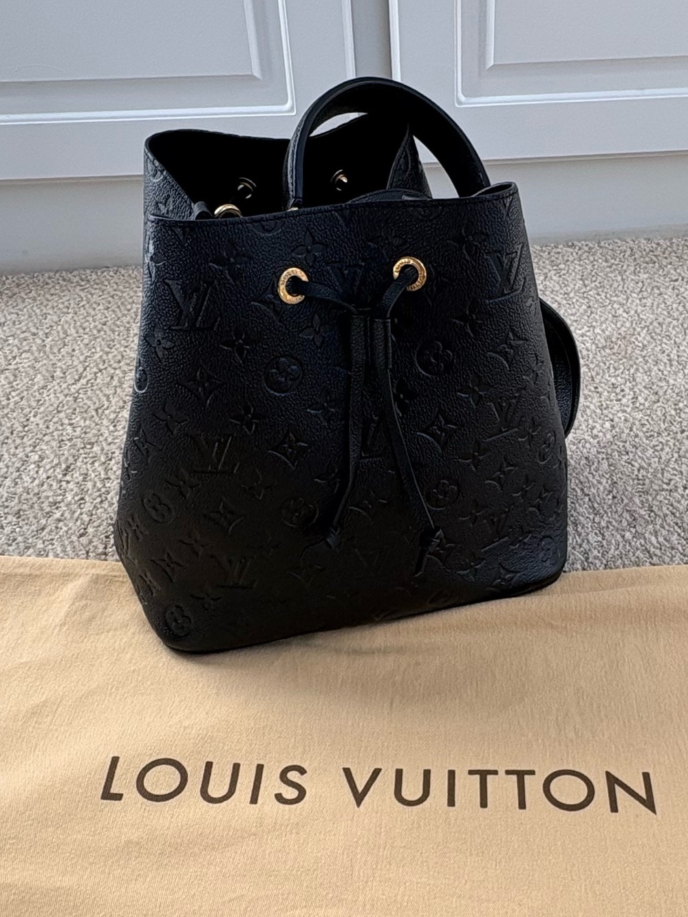 Louis Vuitton NeoNoe MM
